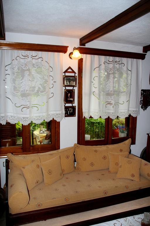Villa Katoikia Me Ta Pitharia Prínos Exterior foto